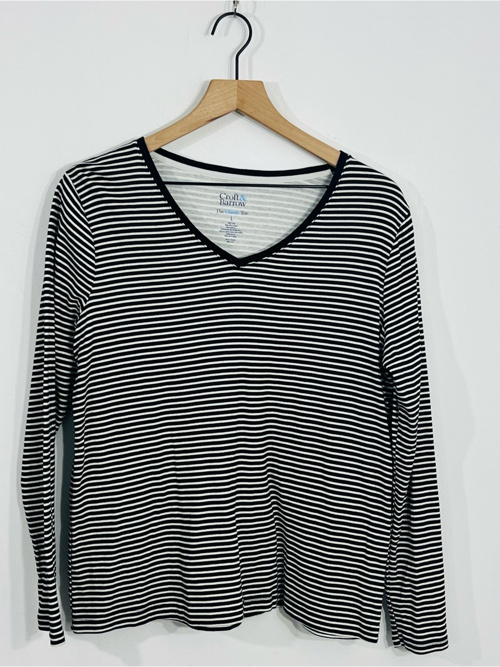 Croft & Barrow The Classic Tee Cotton Black White Striped V Neck Knit Casual L